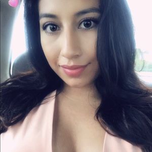 Meet your Posher, Monica